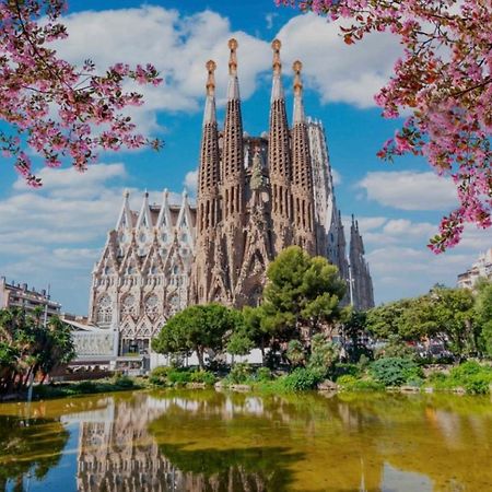 برشلونة Room Con Bano Privado Sagrada Familia المظهر الخارجي الصورة
